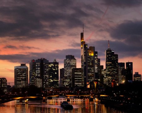 Продават тристаен апартамент за 9 млн. евро