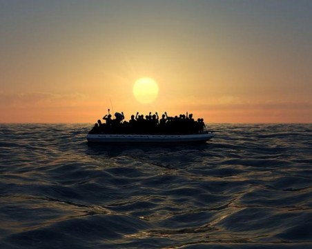 Спасиха 40 души във водите на Ламанша край Кале