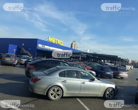 Пловдивчани щурмуваха големите вериги магазини в последния почивен ден за годината