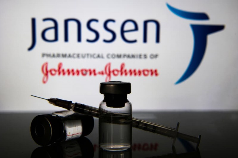 Швейцария одобри еднократната ваксина на „Джонсън и Джонсън“ за бустерна