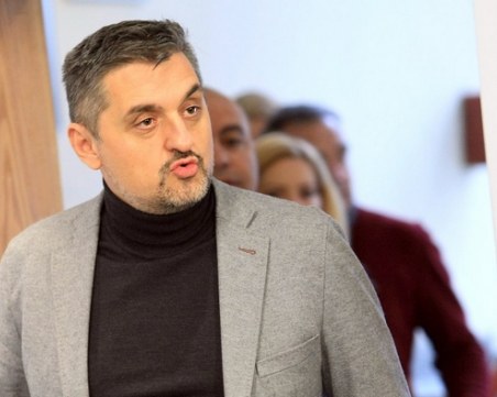 Изпълнителното бюро на БСП иска изключването на Кирил Добрев от партията