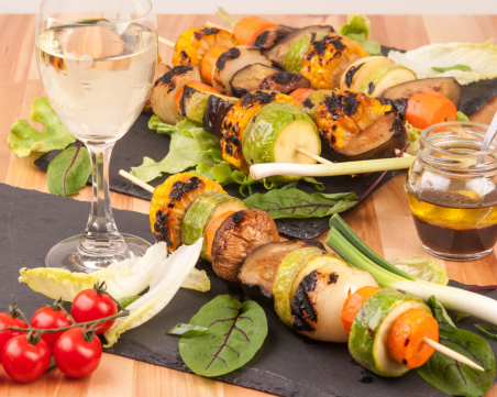 Лесна рецепта за зеленчукови шишчета със соев сос