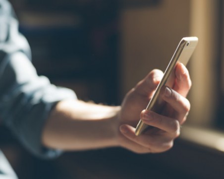 Официално забраниха увеличението на цените от мобилните оператори