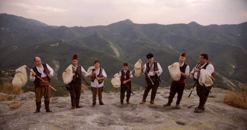 Емоционална песен създадоха млади пловдивски изпълнители ВИДЕО