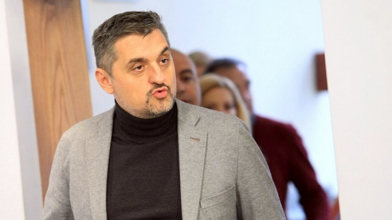 Изпълнителното бюро на БСП иска изключването на Кирил Добрев от партията