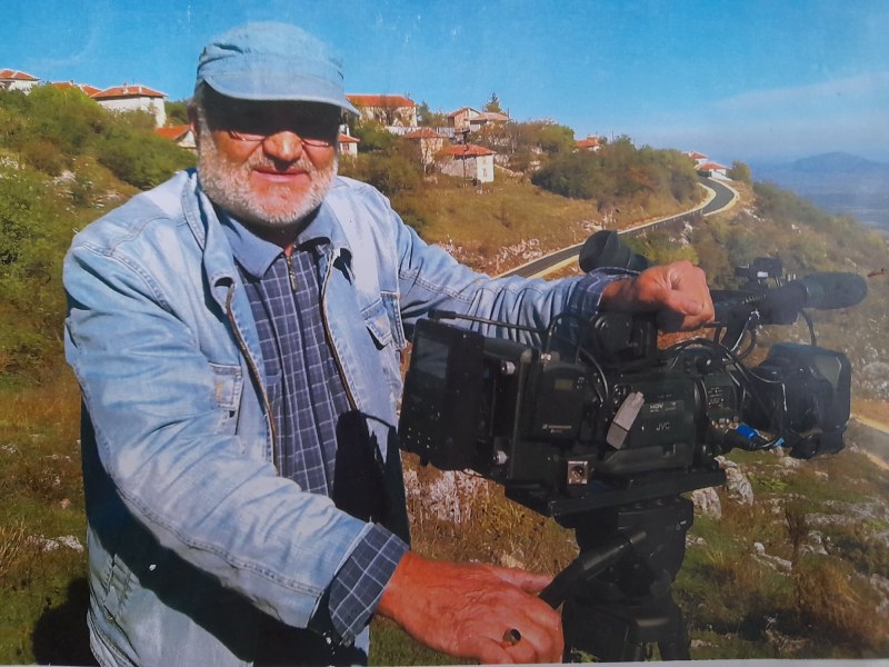 Пловдивският телевизионен оператор Костадин Караманов е починал днес, съобщават негови