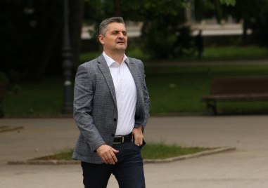 Националният съвет на БСП изключи от партията Кирил Добрев съобщиха