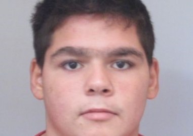 Столичната полиция издирва 17 годишният Тошко Надеждев Кочев Момчето е в