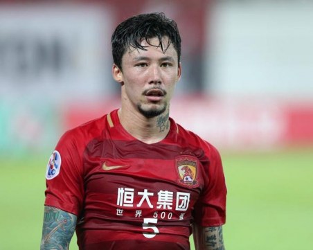 Китай забрани на футболистите да си правят татуировки