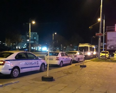 Пиян хулиган нападна без причина таксиджия в Пловдив, рита колата и бяга без да плати