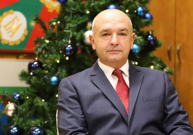 Началникът на ВМА генерал майор проф д р Венцислав Мутафчийски отправи новогодишно