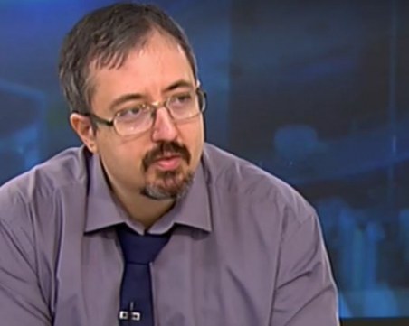 Математик: Без пълен локдаун няма да се справим с Омикрон вълната