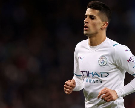 Пребиха и ограбиха звезда на Манчестър Сити