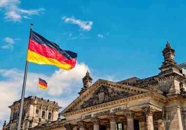 Германия поема за година ротационното председателство на Г 7 пише в Фигаро