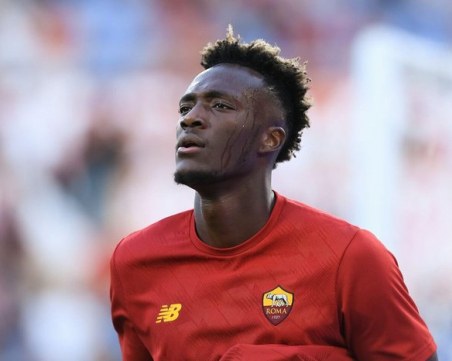 Нападател на Рома катастрофира на път за тренировка