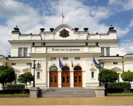 Пловдивчани: Политиците трябва да дават пример, зеленият сертификат да е задължителен и за тях