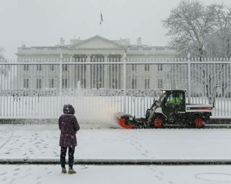 Снежна буря блокира Вашингтон