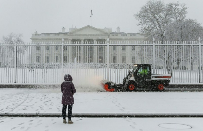 Снежна буря блокира Вашингтон
