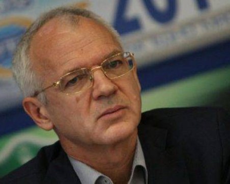 Бизнесът обещава ръст на заплатите, ако падне таванът на компенсациите за тока