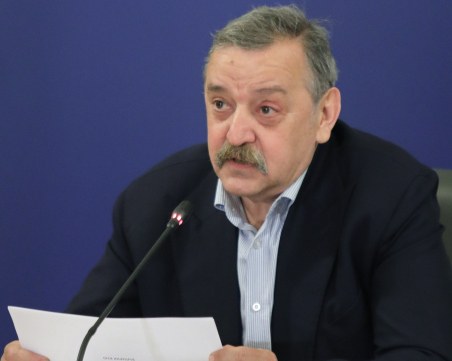 Проф. Кантарджиев: Краткият инкубационен период на Омикрон е проблем