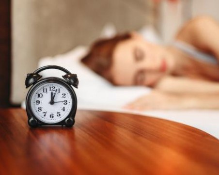 Редовното събуждане с аларма - опасно за здравето