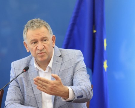 Кацаров: Обвиненията срещу мен имат за цел да уронят престижа на служебния кабинет и Радев