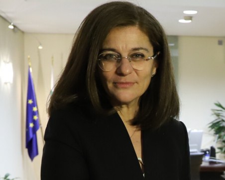 Министърът на външните работи е с COVID