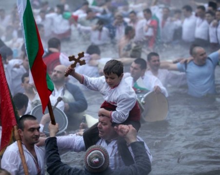 Йордановден е! Праведните да си пожелят нещо - небето се отваря