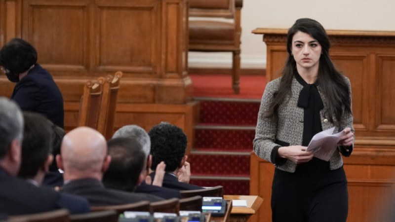 Лена Бориславова: Политическите назначения трябва да се сведат до минимум
