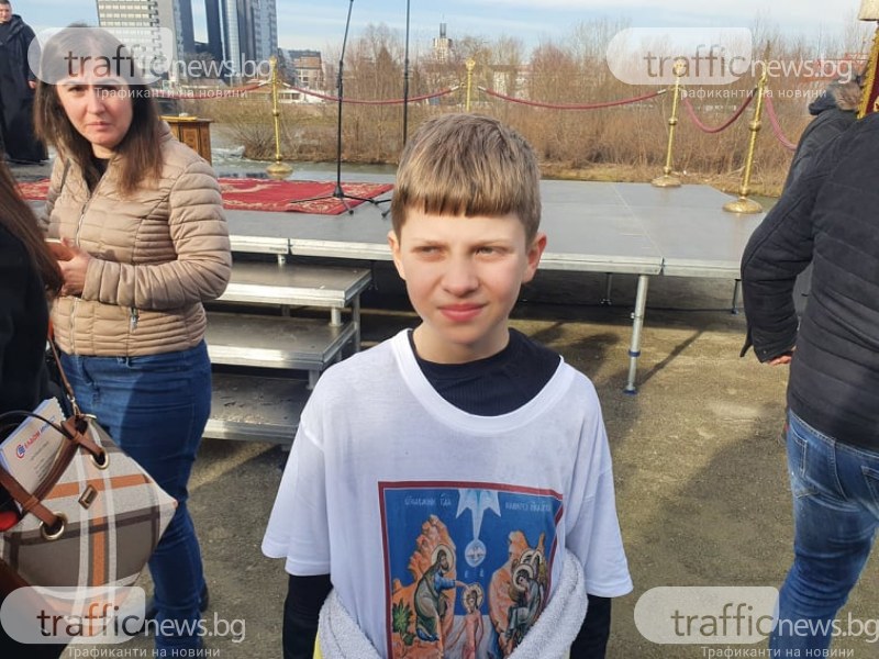 10-годишният Боби, хвърлил се за кръста в река Марица в Пловдив: Важно е да сме живи и здрави