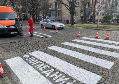 Още със старта на новата година Община Пловдив обнови пешеходни