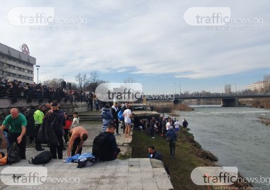 Стотици пловдивчани се събраха на брега на река Марица до