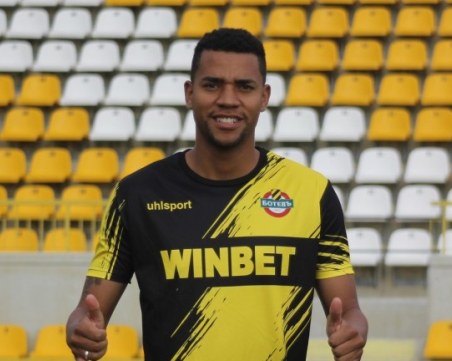 Бивш нападател на Ботев отиде в Индонезия