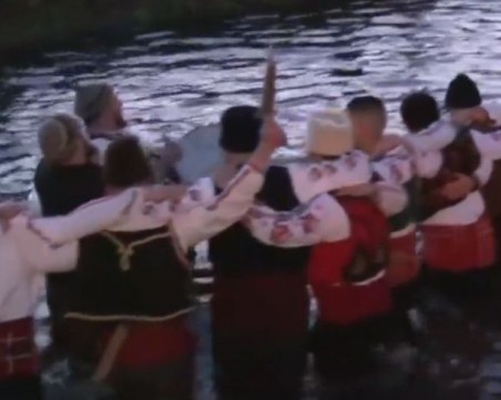 Ледено хоро се изви в Шипка