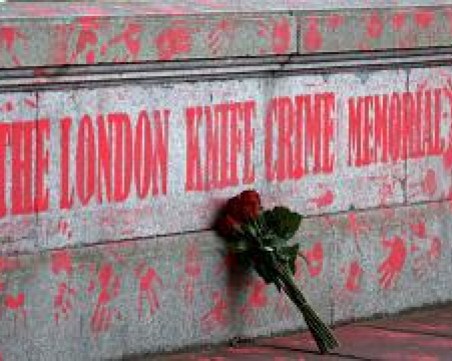 Лондон с рекорден брой убийства на тийнейджъри през 2021-ва