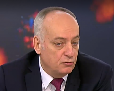 Зам.-здравният министър: България е в подножието на пика на новата COVID вълна