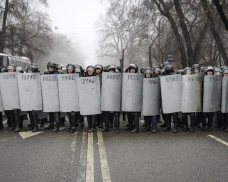 Журналист: Казахстан е пред гражданска война