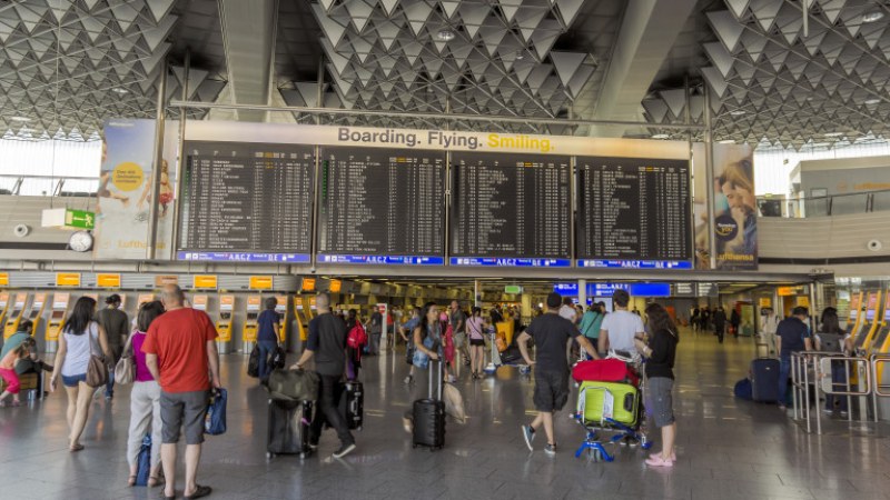 Над 150 българи са блокирани на летище Франкфурт