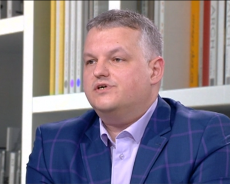 Как ще бъдат спирани депутатите без зелени сертификати да ходят на работа?