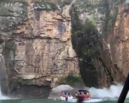 Скала падна върху лодки с туристи в Бразилия, най-малко седем загинаха