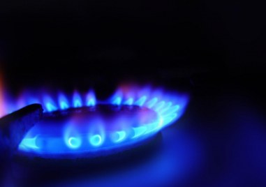 Цената на природния газ в Европа намалява за втори пореден