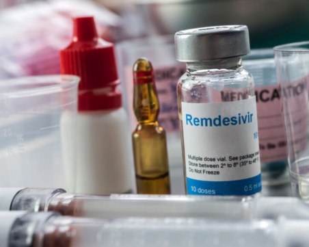 Проф. Момеков: Лекарствата срещу COVID са голям пробив, ще се взимат от леко болни