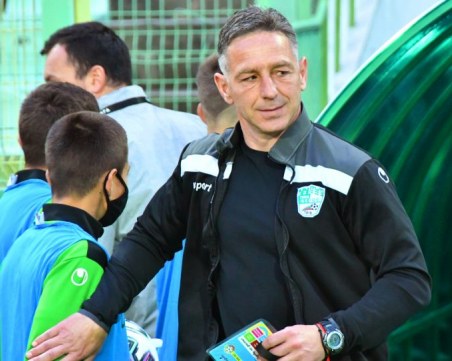 Скандал в Стара Загора! Феновете на Берое не позволиха на треньора да изведе отбора