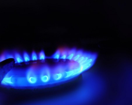Цената на газа в Европа пада заради американски доставки
