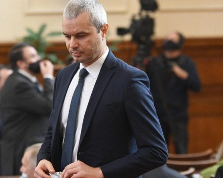 Костадинов: Ако РЗИ прецени, ще спазвам карантина, но не виждам смисъл