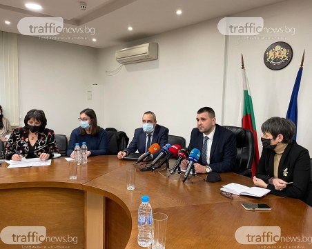 Първи щаб с Йордан Иванов: Обсъждат преустановяване на масовите събития в Пловдив