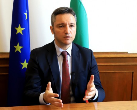 Вигенин: Няма да се карантинирам, защото съм преболедувал