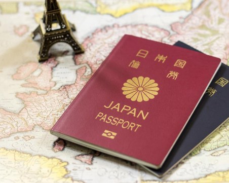 Кои са най-мощните и най-слабите паспорти в света