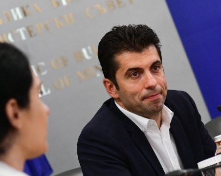 Петков се срещна онлайн с работодателите, обсъдиха помощите за бизнеса