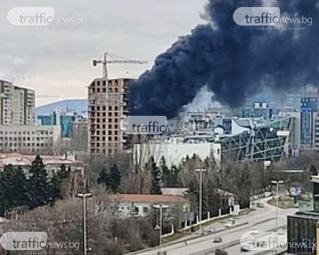 Работник е в болница след пожара на строеж в София